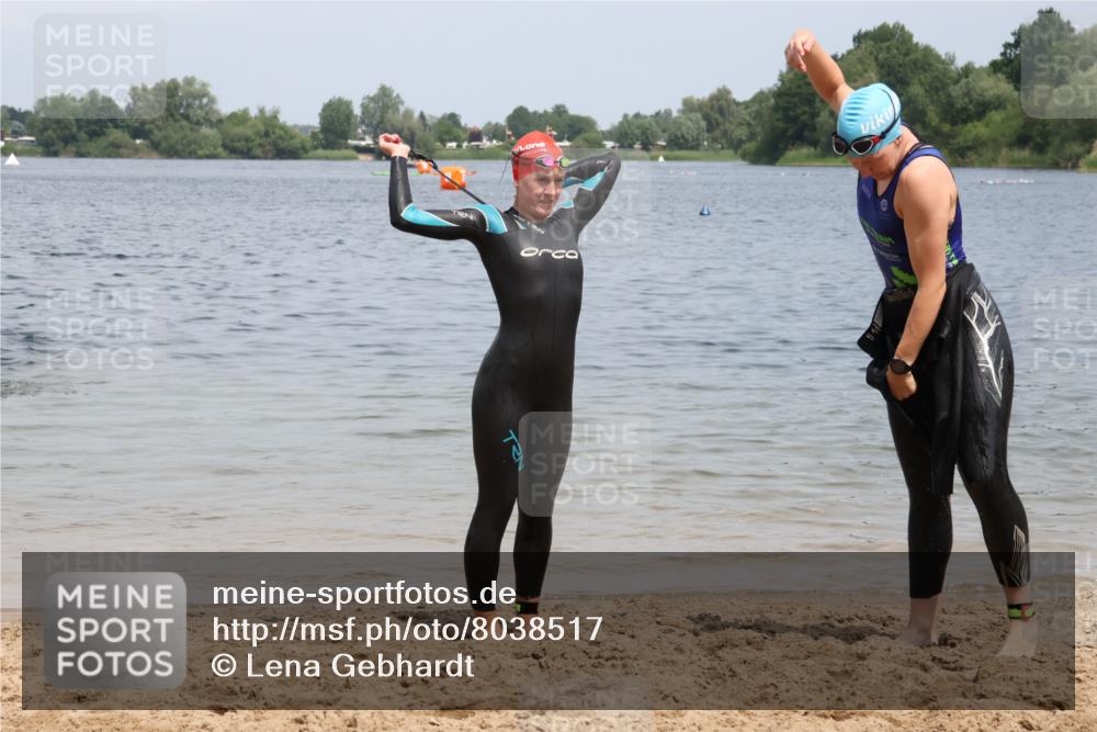 21.06.2025 - 27. Vierlanden-Triathlon Lena Gebhardt http://msf.ph/oto/8038517 15.06.2025 12:27:02 Schwimmen 1059 meine-sportfotos.de