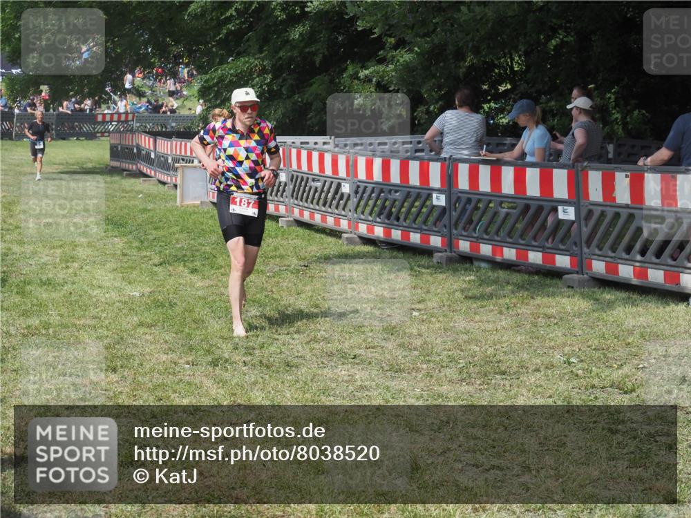 15.06.2025 - 27. Vierlanden-Triathlon KatJ http://msf.ph/oto/8038520 15.06.2025 11:32:51 Schwimmen  meine-sportfotos.de