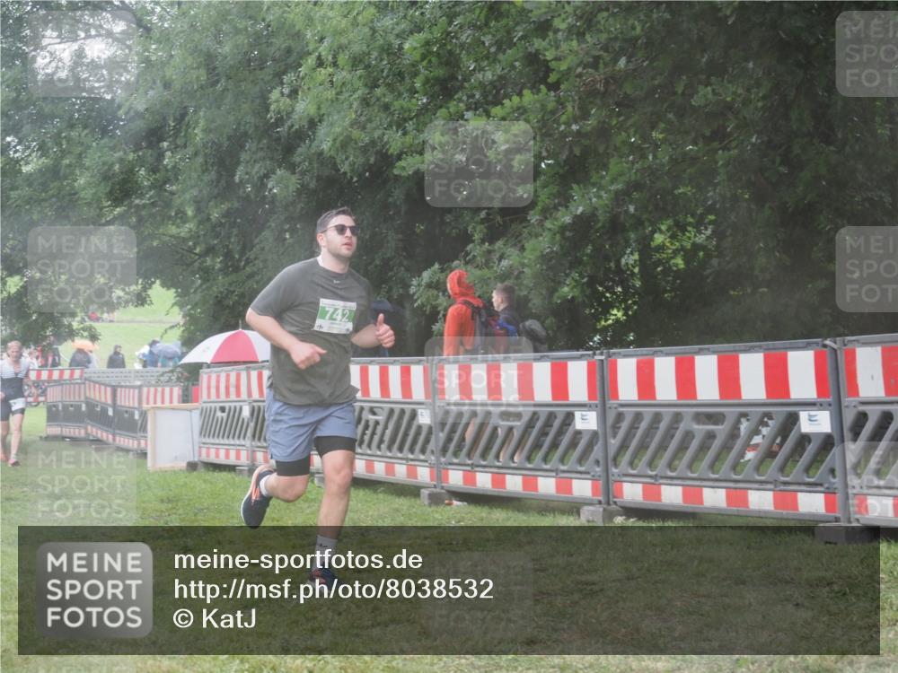 21.06.2025 - 27. Vierlanden-Triathlon KatJ http://msf.ph/oto/8038532 15.06.2025 14:21:20 Ziel 742, 1205, 1238 meine-sportfotos.de