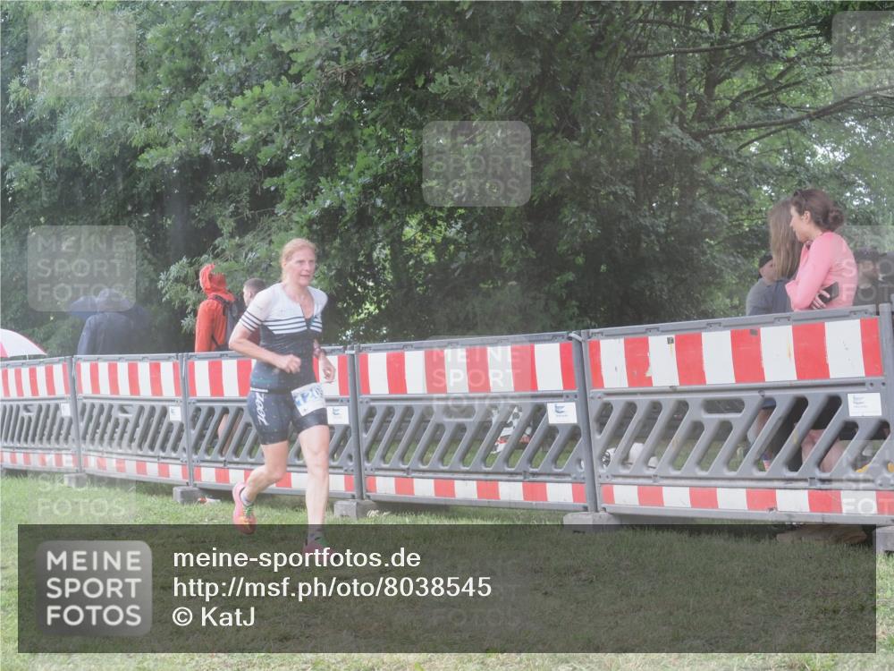 21.06.2025 - 27. Vierlanden-Triathlon KatJ http://msf.ph/oto/8038545 15.06.2025 14:21:25 Ziel 1205, 1238, 1291 meine-sportfotos.de