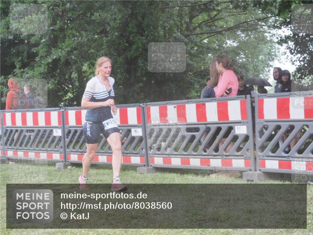 21.06.2025 - 27. Vierlanden-Triathlon KatJ http://msf.ph/oto/8038560 15.06.2025 14:21:26 Ziel 1205, 1238, 1291 meine-sportfotos.de
