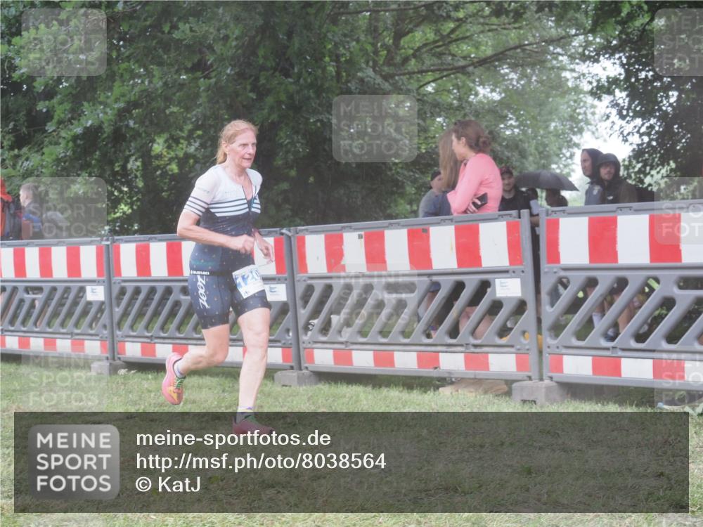 21.06.2025 - 27. Vierlanden-Triathlon KatJ http://msf.ph/oto/8038564 15.06.2025 14:21:26 Ziel 1205, 1238, 1291 meine-sportfotos.de