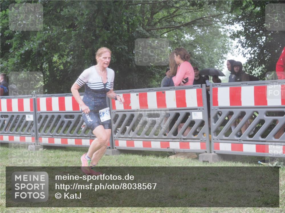 21.06.2025 - 27. Vierlanden-Triathlon KatJ http://msf.ph/oto/8038567 15.06.2025 14:21:26 Ziel 1205, 1238, 1291 meine-sportfotos.de