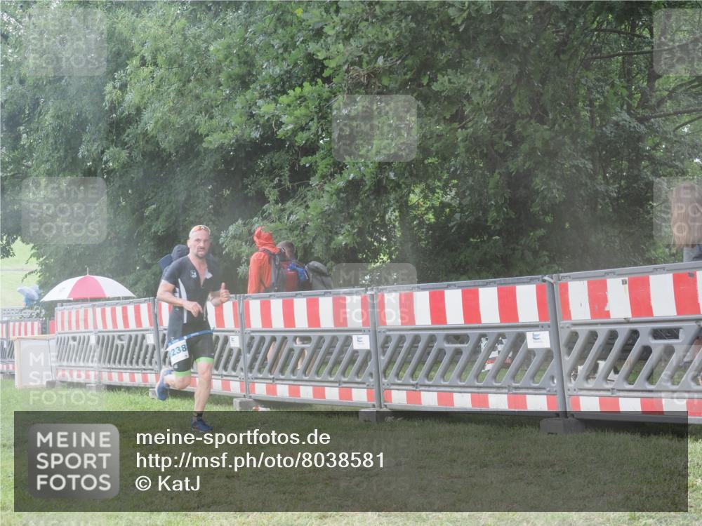 21.06.2025 - 27. Vierlanden-Triathlon KatJ http://msf.ph/oto/8038581 15.06.2025 14:21:28 Ziel 1205, 1238, 1291 meine-sportfotos.de