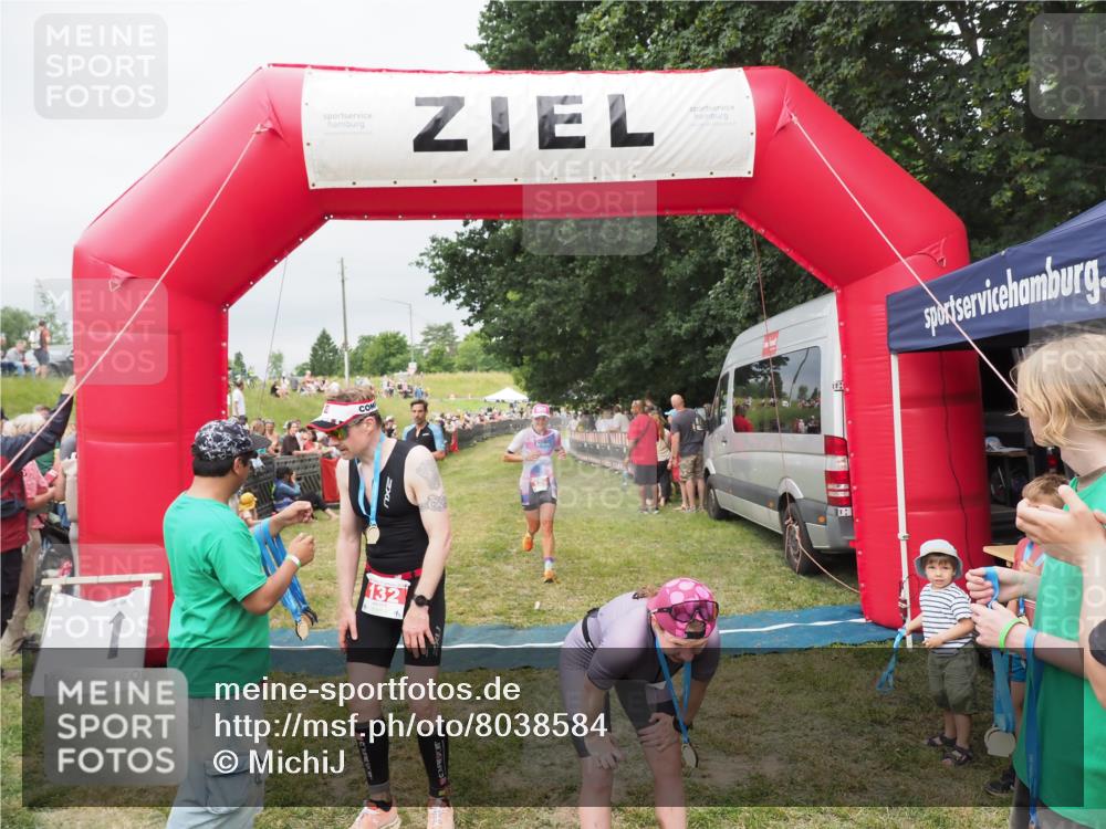 21.06.2025 - 27. Vierlanden-Triathlon MichiJ http://msf.ph/oto/8038584 15.06.2026 13:18:00 Ziel 132, 196, 816 meine-sportfotos.de