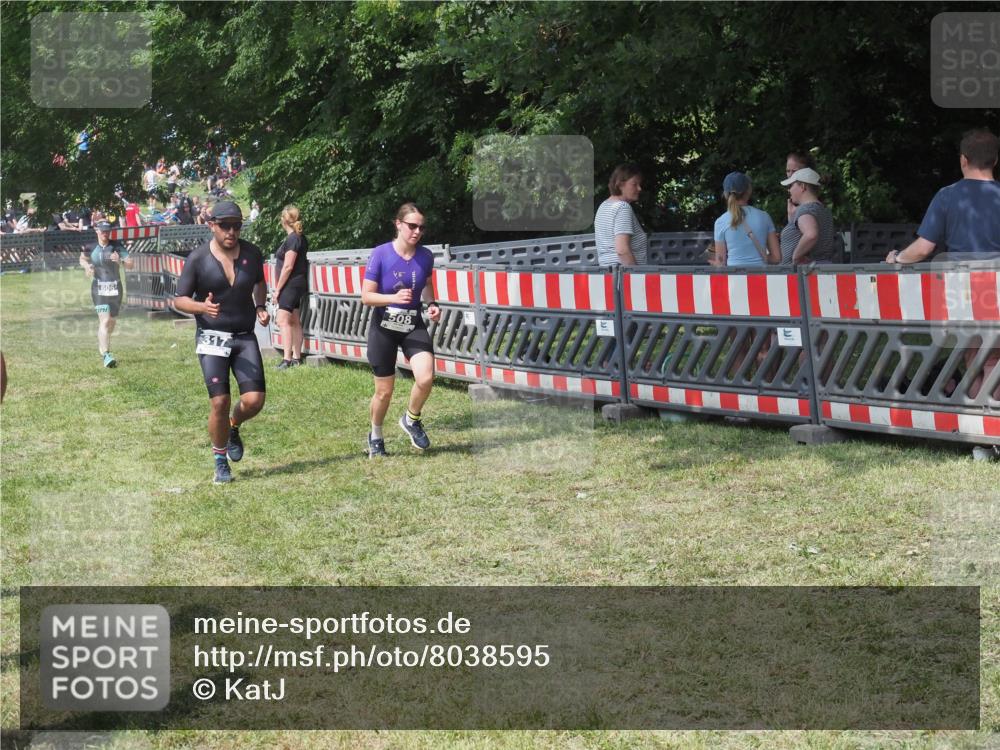 15.06.2025 - 27. Vierlanden-Triathlon KatJ http://msf.ph/oto/8038595 15.06.2025 11:33:10 Schwimmen  meine-sportfotos.de