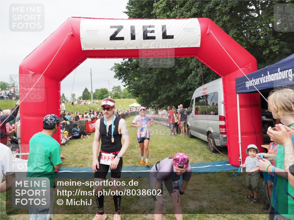 21.06.2025 - 27. Vierlanden-Triathlon MichiJ http://msf.ph/oto/8038602 15.06.2026 13:18:00 Ziel 132, 196, 816 meine-sportfotos.de