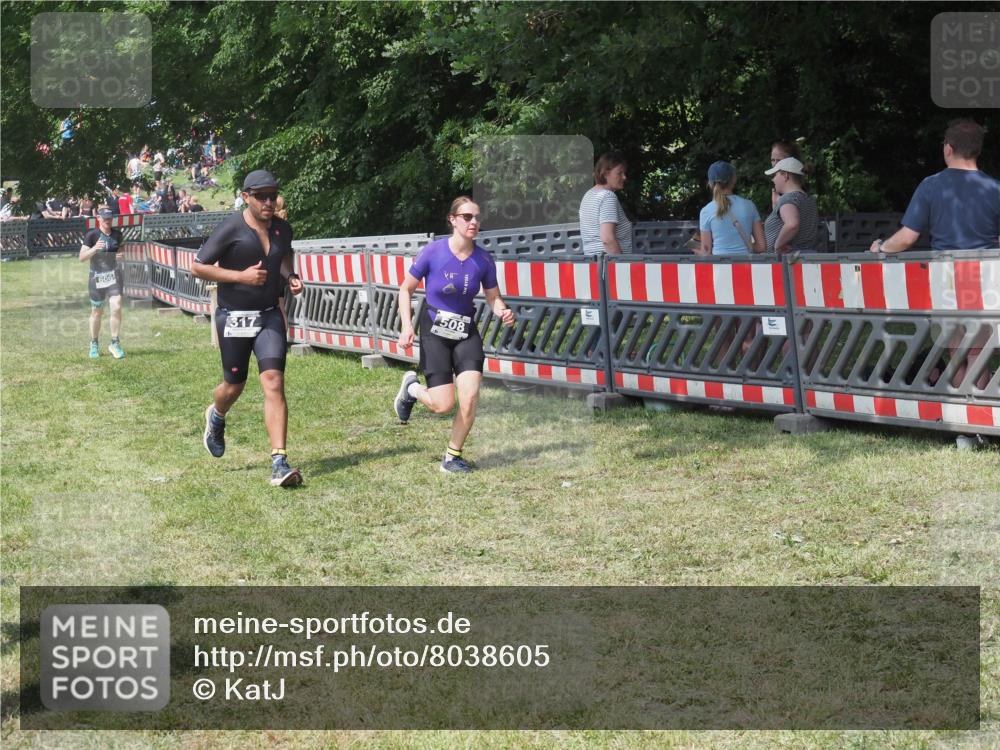 15.06.2025 - 27. Vierlanden-Triathlon KatJ http://msf.ph/oto/8038605 15.06.2025 11:33:10 Schwimmen  meine-sportfotos.de