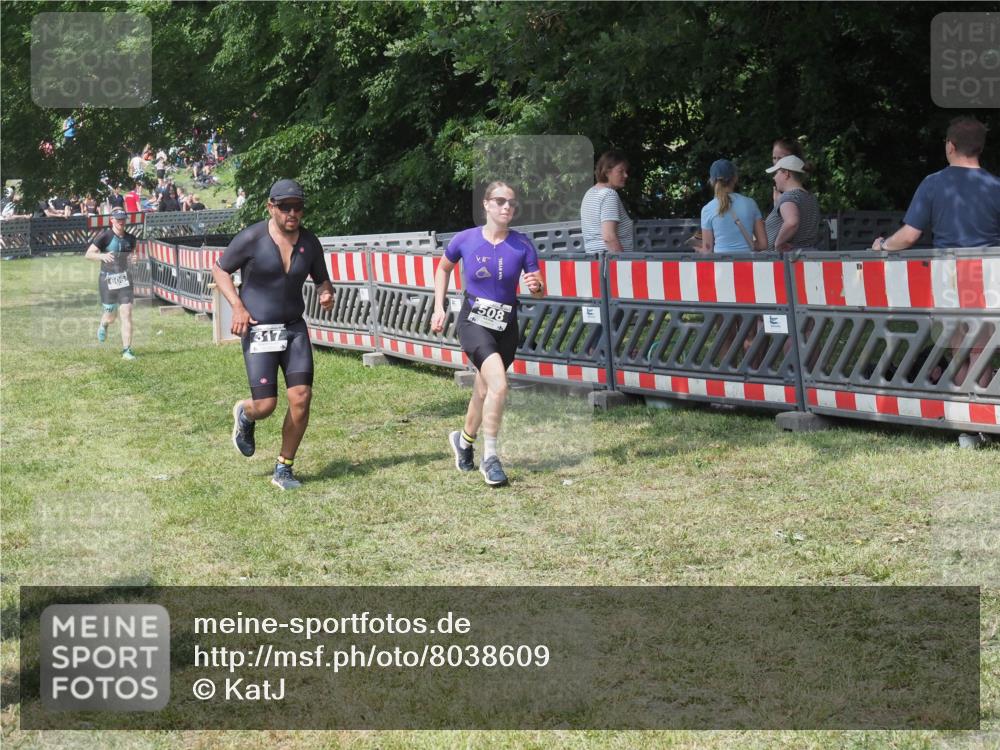 15.06.2025 - 27. Vierlanden-Triathlon KatJ http://msf.ph/oto/8038609 15.06.2025 11:33:10 Schwimmen  meine-sportfotos.de