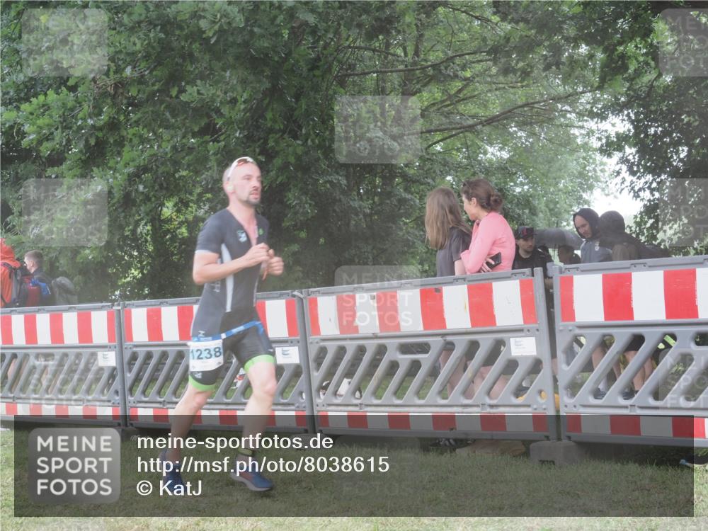 21.06.2025 - 27. Vierlanden-Triathlon KatJ http://msf.ph/oto/8038615 15.06.2025 14:21:29 Ziel 1205, 1238, 1291 meine-sportfotos.de