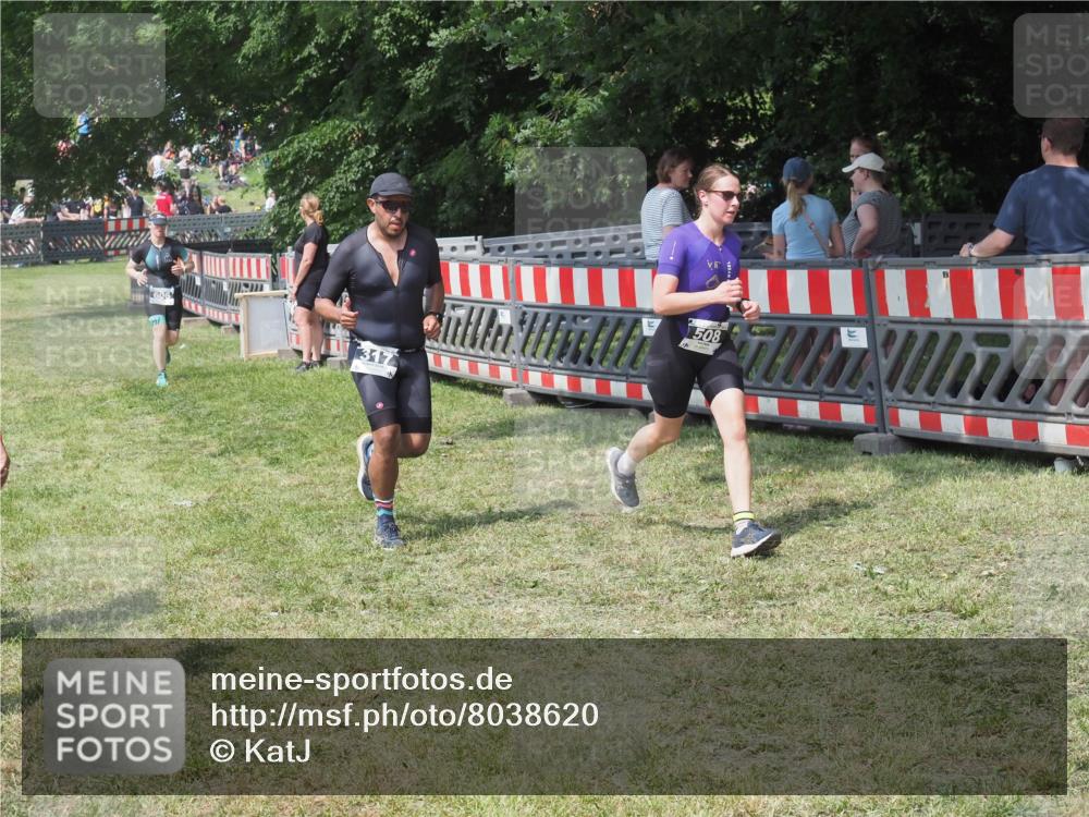 15.06.2025 - 27. Vierlanden-Triathlon KatJ http://msf.ph/oto/8038620 15.06.2025 11:33:10 Schwimmen  meine-sportfotos.de