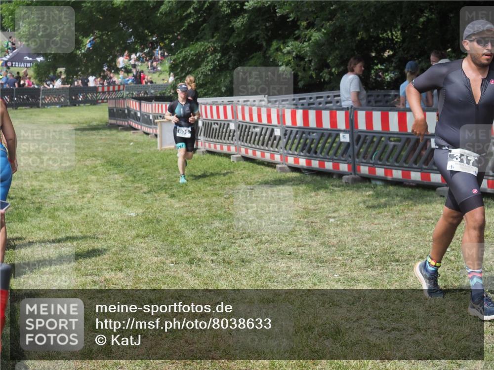 15.06.2025 - 27. Vierlanden-Triathlon KatJ http://msf.ph/oto/8038633 15.06.2025 11:33:12 Schwimmen  meine-sportfotos.de