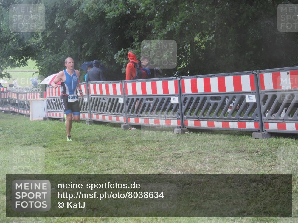 21.06.2025 - 27. Vierlanden-Triathlon KatJ http://msf.ph/oto/8038634 15.06.2025 14:21:33 Ziel 1291 meine-sportfotos.de