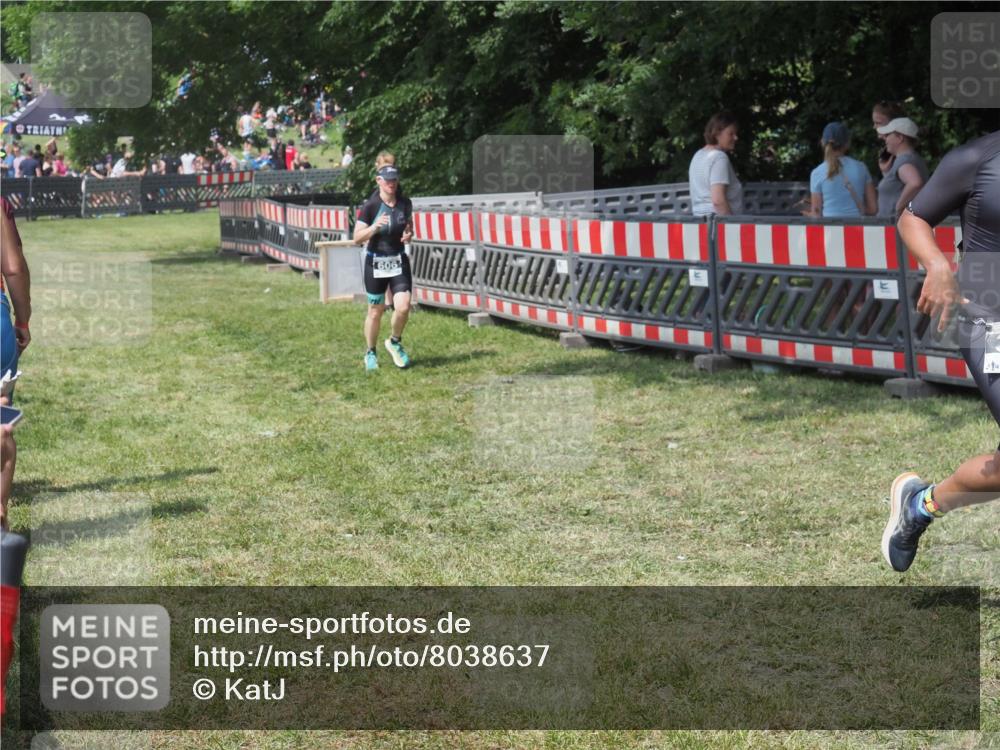 15.06.2025 - 27. Vierlanden-Triathlon KatJ http://msf.ph/oto/8038637 15.06.2025 11:33:12 Schwimmen  meine-sportfotos.de