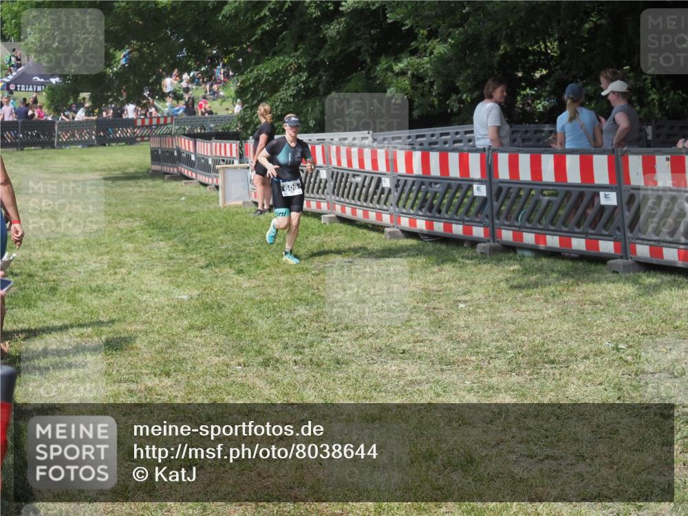 15.06.2025 - 27. Vierlanden-Triathlon KatJ http://msf.ph/oto/8038644 15.06.2025 11:33:12 Schwimmen  meine-sportfotos.de