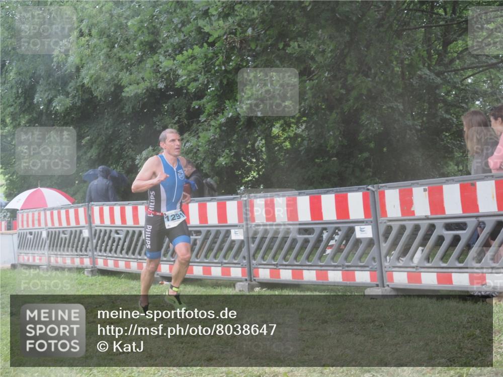 21.06.2025 - 27. Vierlanden-Triathlon KatJ http://msf.ph/oto/8038647 15.06.2025 14:21:34 Ziel 1291 meine-sportfotos.de
