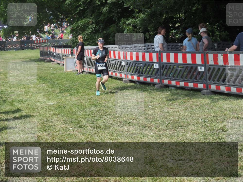 15.06.2025 - 27. Vierlanden-Triathlon KatJ http://msf.ph/oto/8038648 15.06.2025 11:33:13 Schwimmen  meine-sportfotos.de