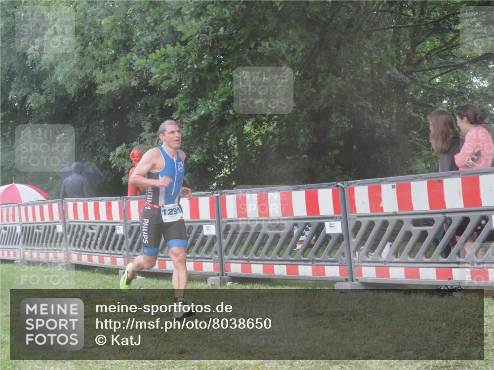 21.06.2025 - 27. Vierlanden-Triathlon KatJ http://msf.ph/oto/8038650 15.06.2025 14:21:34 Ziel 1291 meine-sportfotos.de