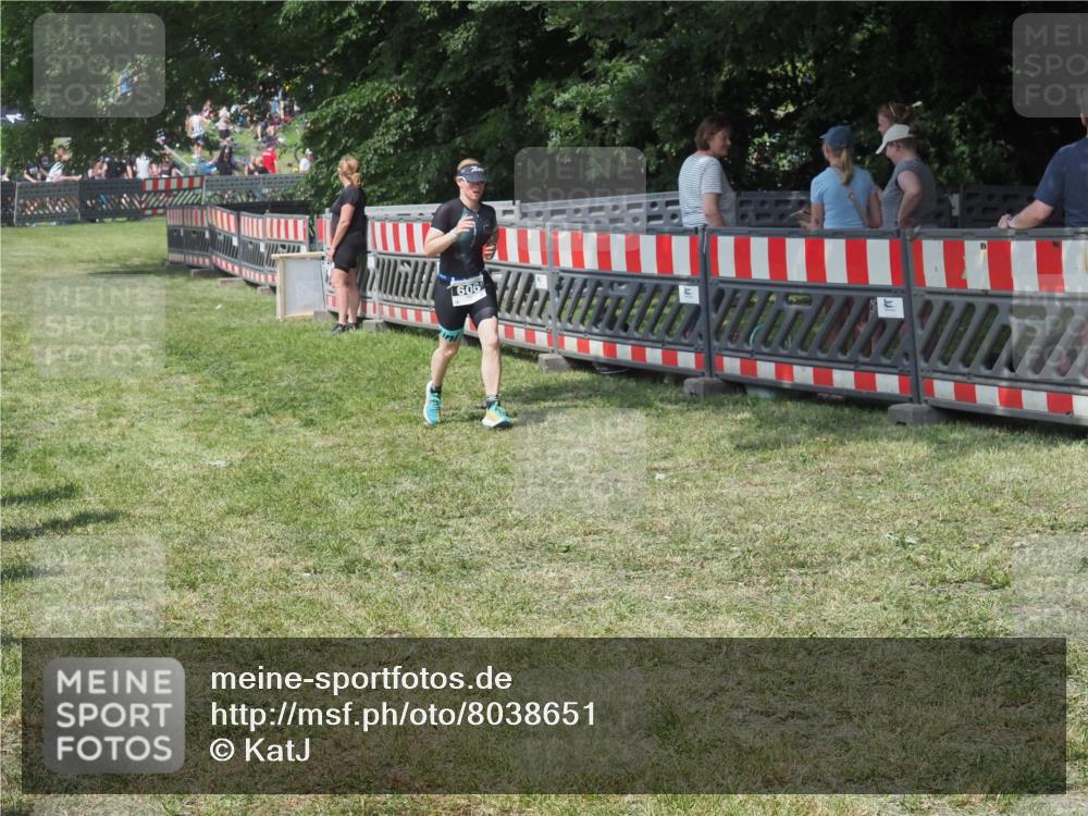 15.06.2025 - 27. Vierlanden-Triathlon KatJ http://msf.ph/oto/8038651 15.06.2025 11:33:13 Schwimmen  meine-sportfotos.de