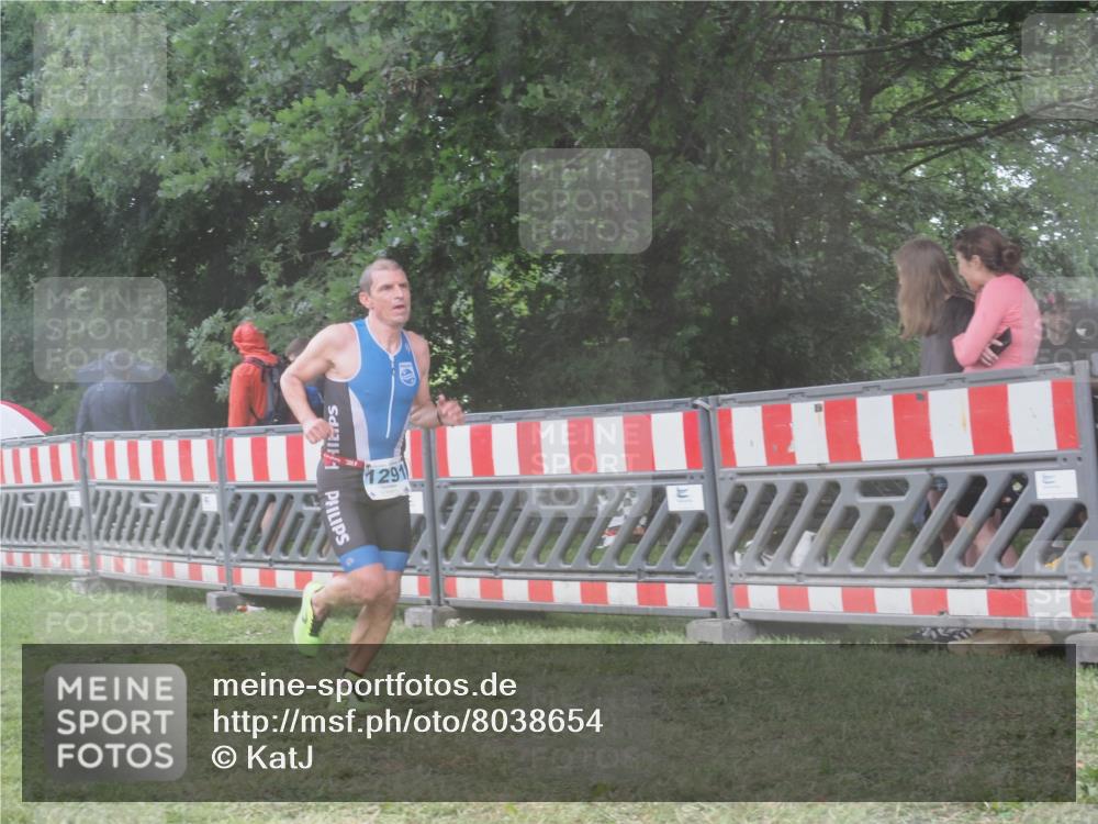 21.06.2025 - 27. Vierlanden-Triathlon KatJ http://msf.ph/oto/8038654 15.06.2025 14:21:34 Ziel 1291 meine-sportfotos.de