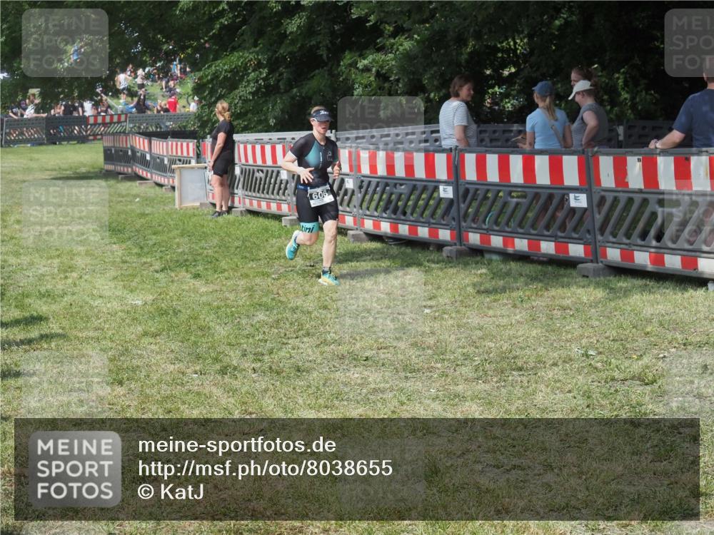 15.06.2025 - 27. Vierlanden-Triathlon KatJ http://msf.ph/oto/8038655 15.06.2025 11:33:13 Schwimmen  meine-sportfotos.de
