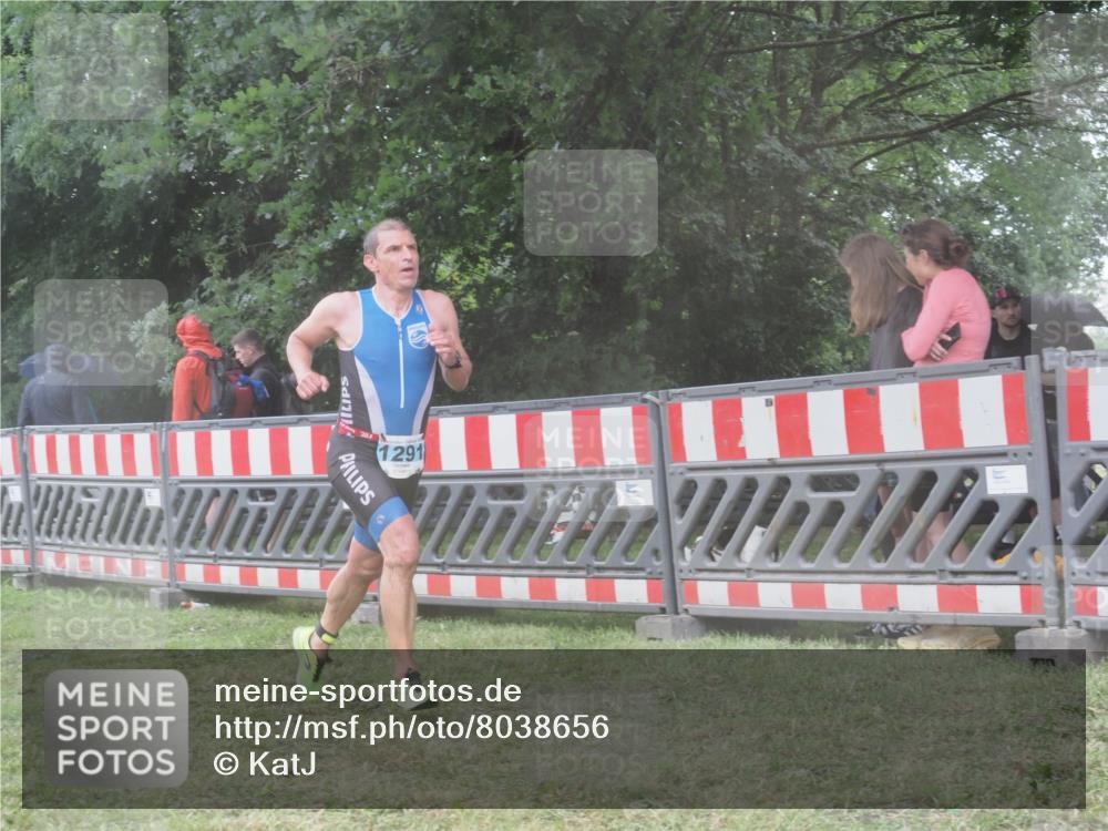 21.06.2025 - 27. Vierlanden-Triathlon KatJ http://msf.ph/oto/8038656 15.06.2025 14:21:34 Ziel 1291 meine-sportfotos.de