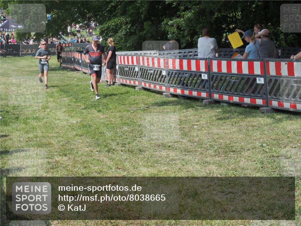 15.06.2025 - 27. Vierlanden-Triathlon KatJ http://msf.ph/oto/8038665 15.06.2025 11:33:25 Schwimmen  meine-sportfotos.de