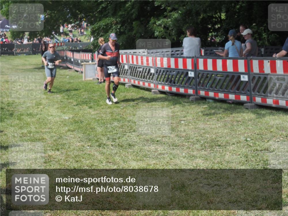 15.06.2025 - 27. Vierlanden-Triathlon KatJ http://msf.ph/oto/8038678 15.06.2025 11:33:26 Schwimmen  meine-sportfotos.de