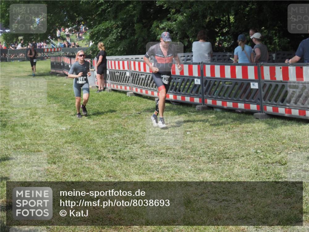 15.06.2025 - 27. Vierlanden-Triathlon KatJ http://msf.ph/oto/8038693 15.06.2025 11:33:27 Schwimmen  meine-sportfotos.de