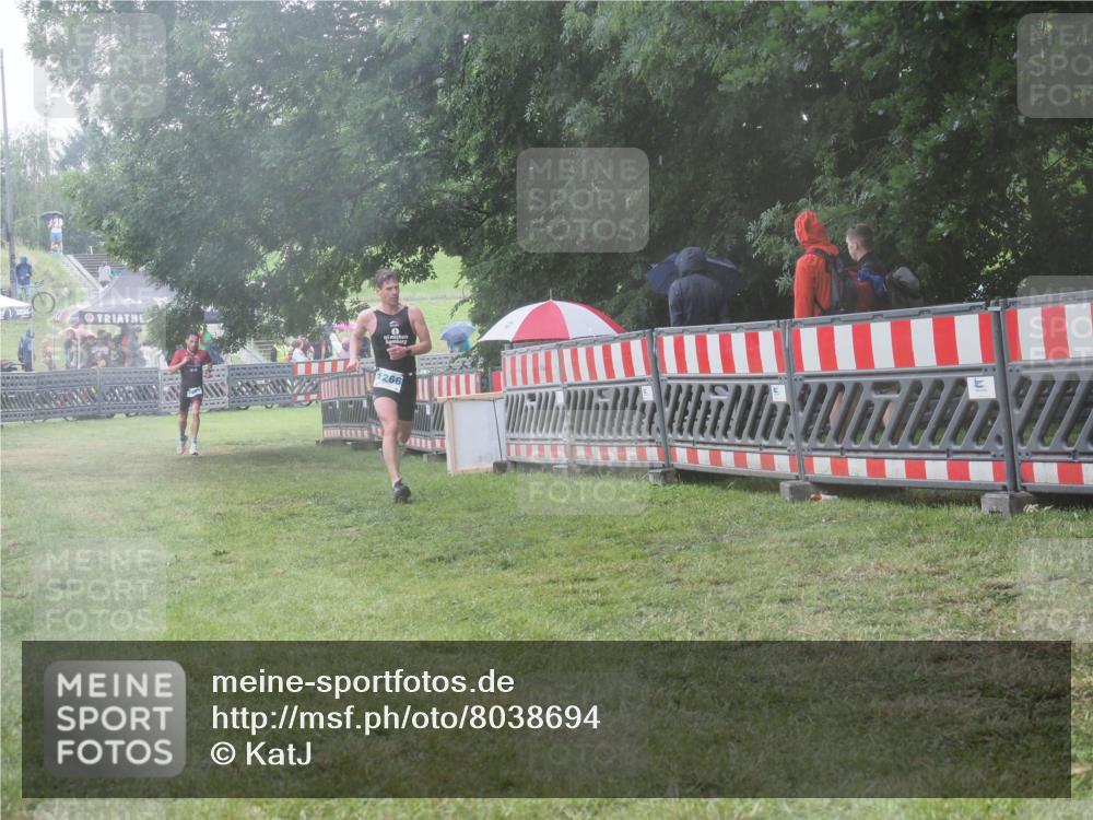 21.06.2025 - 27. Vierlanden-Triathlon KatJ http://msf.ph/oto/8038694 15.06.2025 14:21:47 Ziel 1251, 1266 meine-sportfotos.de