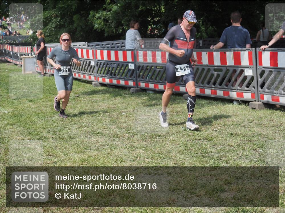 15.06.2025 - 27. Vierlanden-Triathlon KatJ http://msf.ph/oto/8038716 15.06.2025 11:33:28 Schwimmen  meine-sportfotos.de