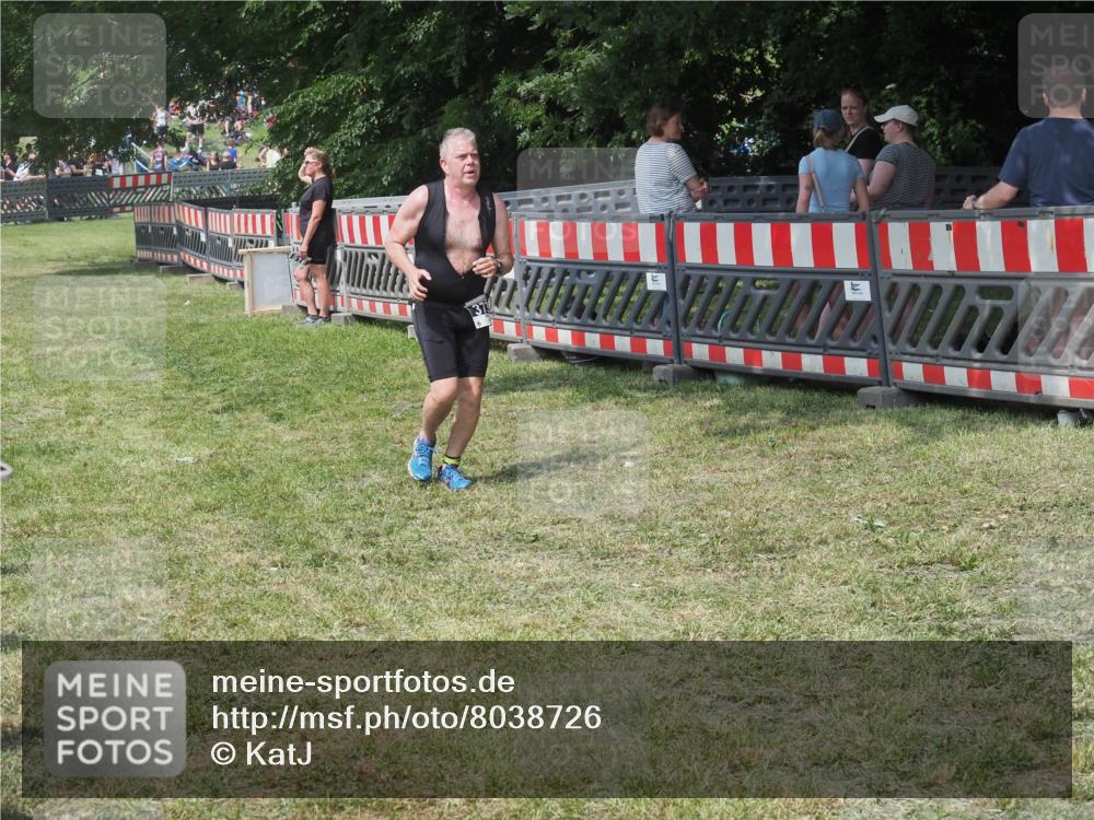 15.06.2025 - 27. Vierlanden-Triathlon KatJ http://msf.ph/oto/8038726 15.06.2025 11:33:37 Schwimmen  meine-sportfotos.de