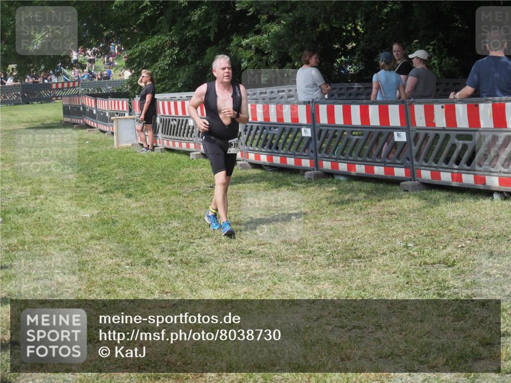 15.06.2025 - 27. Vierlanden-Triathlon KatJ http://msf.ph/oto/8038730 15.06.2025 11:33:37 Schwimmen  meine-sportfotos.de