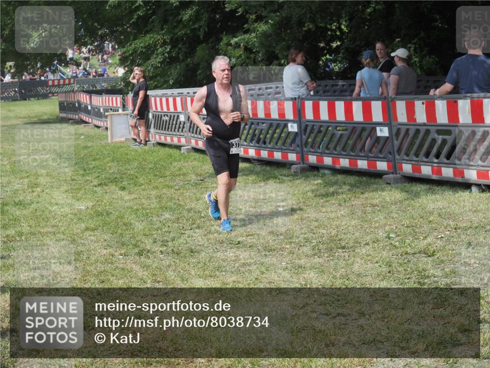 15.06.2025 - 27. Vierlanden-Triathlon KatJ http://msf.ph/oto/8038734 15.06.2025 11:33:37 Schwimmen  meine-sportfotos.de