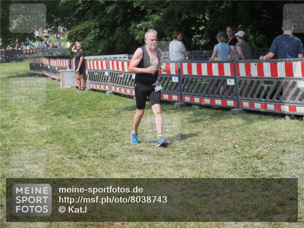 15.06.2025 - 27. Vierlanden-Triathlon KatJ http://msf.ph/oto/8038743 15.06.2025 11:33:37 Schwimmen  meine-sportfotos.de