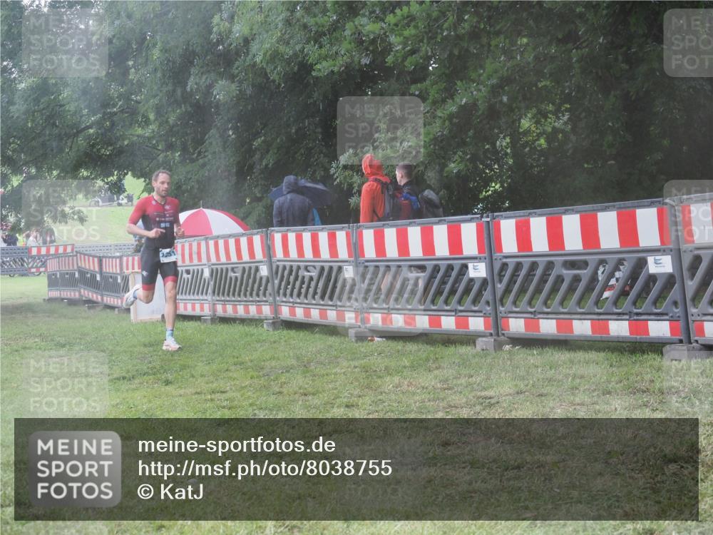21.06.2025 - 27. Vierlanden-Triathlon KatJ http://msf.ph/oto/8038755 15.06.2025 14:21:51 Ziel 1251, 1266 meine-sportfotos.de