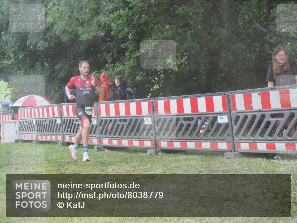 21.06.2025 - 27. Vierlanden-Triathlon KatJ http://msf.ph/oto/8038779 15.06.2025 14:21:52 Ziel 1215, 1251 meine-sportfotos.de