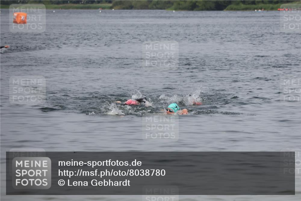 21.06.2025 - 27. Vierlanden-Triathlon Lena Gebhardt http://msf.ph/oto/8038780 15.06.2025 12:28:51 Schwimmen  meine-sportfotos.de