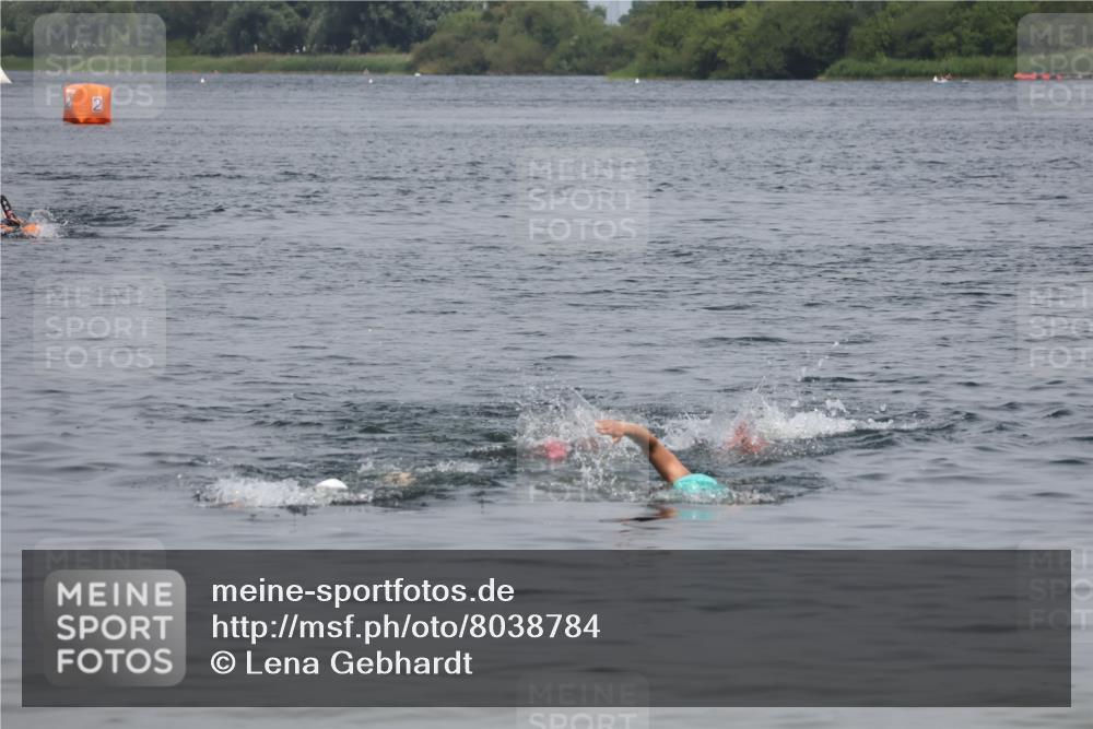 21.06.2025 - 27. Vierlanden-Triathlon Lena Gebhardt http://msf.ph/oto/8038784 15.06.2025 12:28:54 Schwimmen  meine-sportfotos.de
