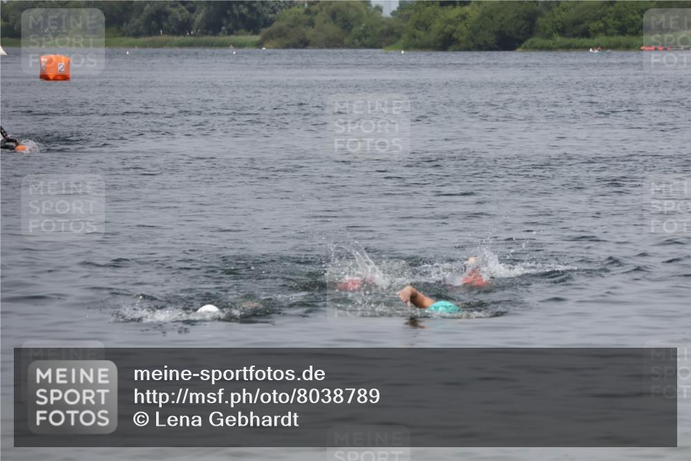 21.06.2025 - 27. Vierlanden-Triathlon Lena Gebhardt http://msf.ph/oto/8038789 15.06.2025 12:28:54 Schwimmen  meine-sportfotos.de