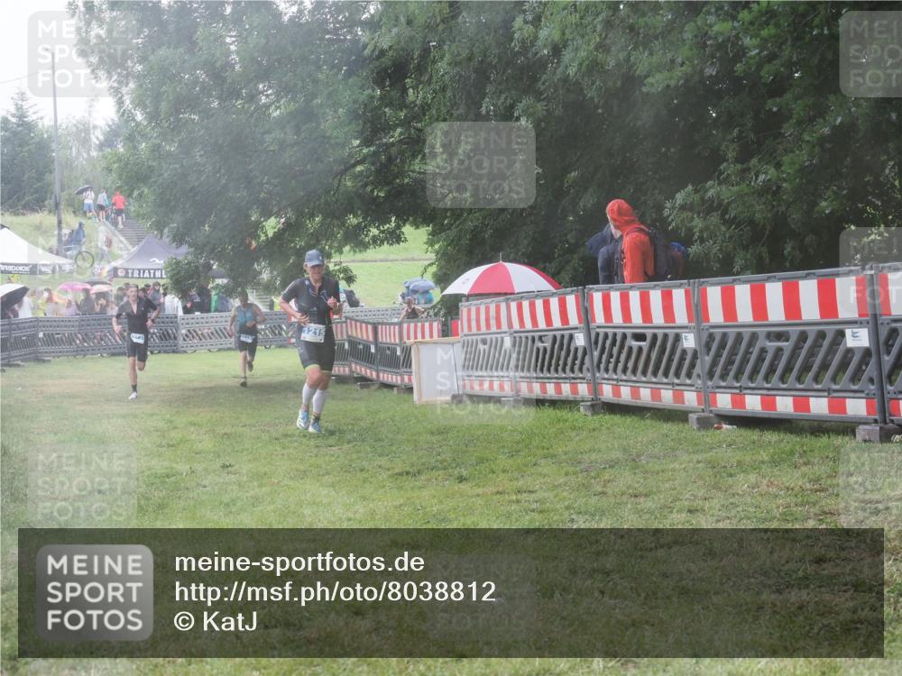 21.06.2025 - 27. Vierlanden-Triathlon KatJ http://msf.ph/oto/8038812 15.06.2025 14:21:59 Ziel 1201, 1215, 1263, 1315 meine-sportfotos.de
