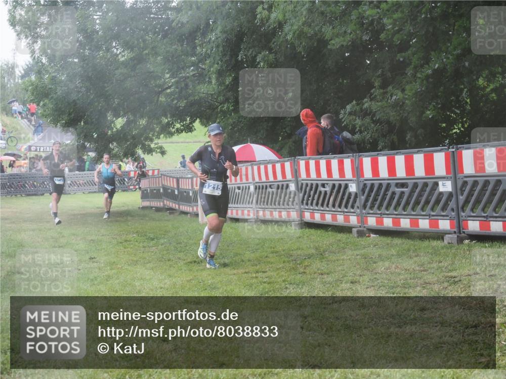 21.06.2025 - 27. Vierlanden-Triathlon KatJ http://msf.ph/oto/8038833 15.06.2025 14:22:00 Ziel 1201, 1215, 1263, 1315 meine-sportfotos.de