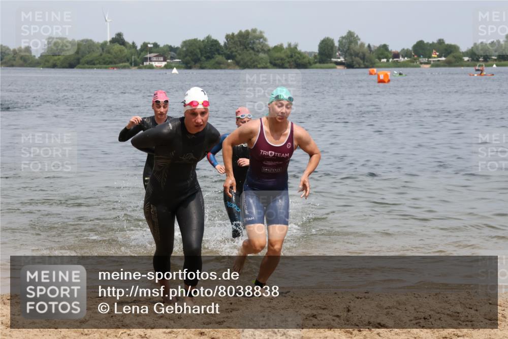 21.06.2025 - 27. Vierlanden-Triathlon Lena Gebhardt http://msf.ph/oto/8038838 15.06.2025 12:29:17 Schwimmen 1065, 1066, 1067, 1068 meine-sportfotos.de