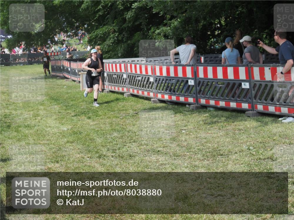 15.06.2025 - 27. Vierlanden-Triathlon KatJ http://msf.ph/oto/8038880 15.06.2025 11:34:25 Schwimmen  meine-sportfotos.de