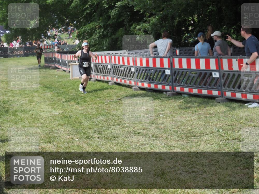 15.06.2025 - 27. Vierlanden-Triathlon KatJ http://msf.ph/oto/8038885 15.06.2025 11:34:25 Schwimmen  meine-sportfotos.de