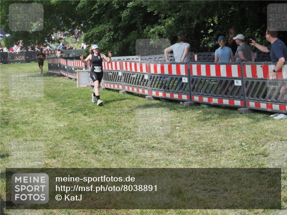 15.06.2025 - 27. Vierlanden-Triathlon KatJ http://msf.ph/oto/8038891 15.06.2025 11:34:25 Schwimmen  meine-sportfotos.de