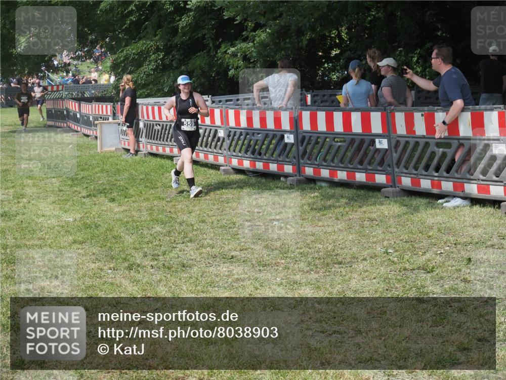 15.06.2025 - 27. Vierlanden-Triathlon KatJ http://msf.ph/oto/8038903 15.06.2025 11:34:26 Schwimmen  meine-sportfotos.de