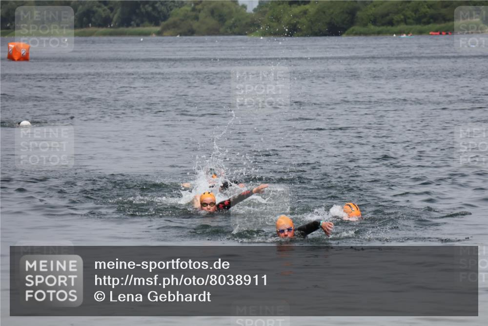 21.06.2025 - 27. Vierlanden-Triathlon Lena Gebhardt http://msf.ph/oto/8038911 15.06.2025 12:29:38 Schwimmen  meine-sportfotos.de