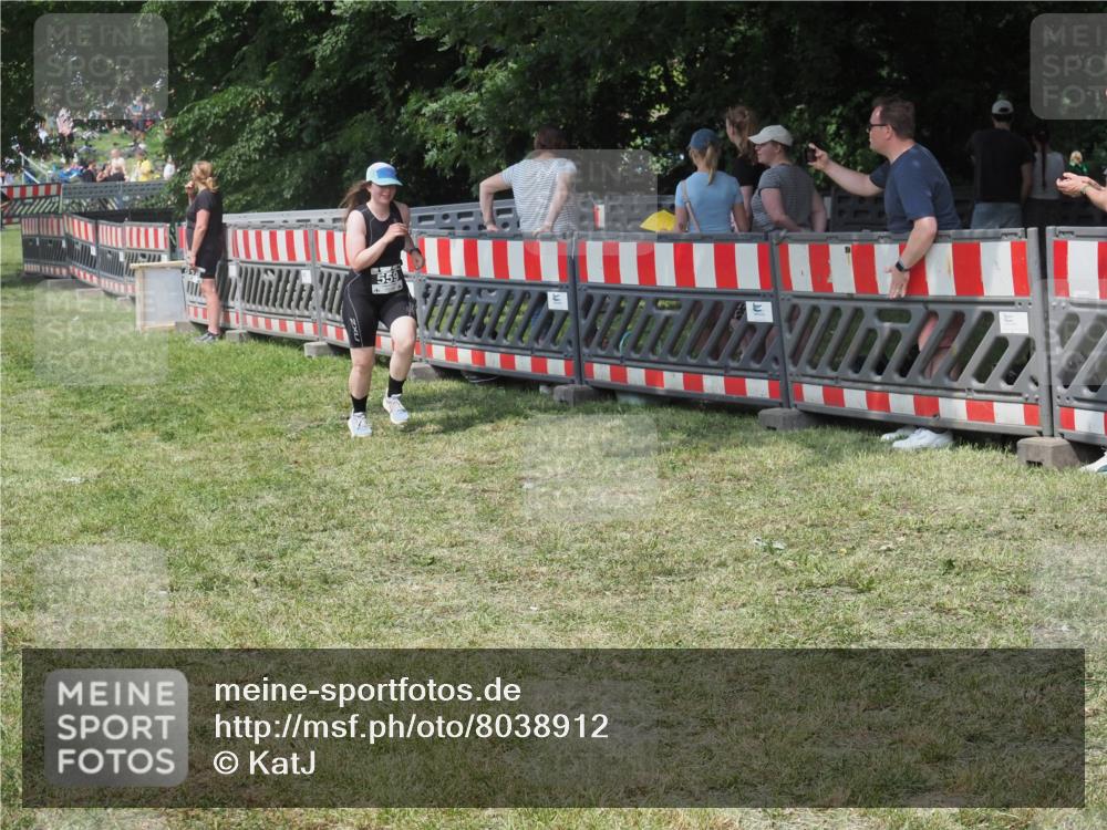 15.06.2025 - 27. Vierlanden-Triathlon KatJ http://msf.ph/oto/8038912 15.06.2025 11:34:26 Schwimmen  meine-sportfotos.de