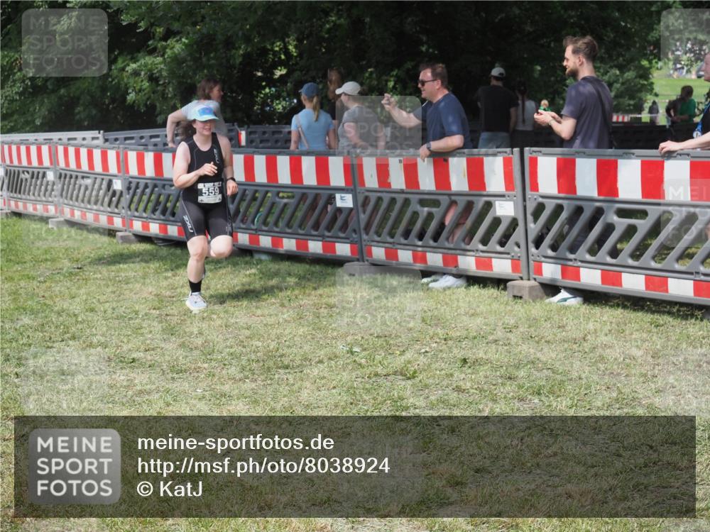 15.06.2025 - 27. Vierlanden-Triathlon KatJ http://msf.ph/oto/8038924 15.06.2025 11:34:27 Schwimmen  meine-sportfotos.de
